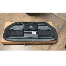 Cargar imagen en el visor de la galería, A6522，Compound Bow Handle Bag  42 inch .C5. &amp;
